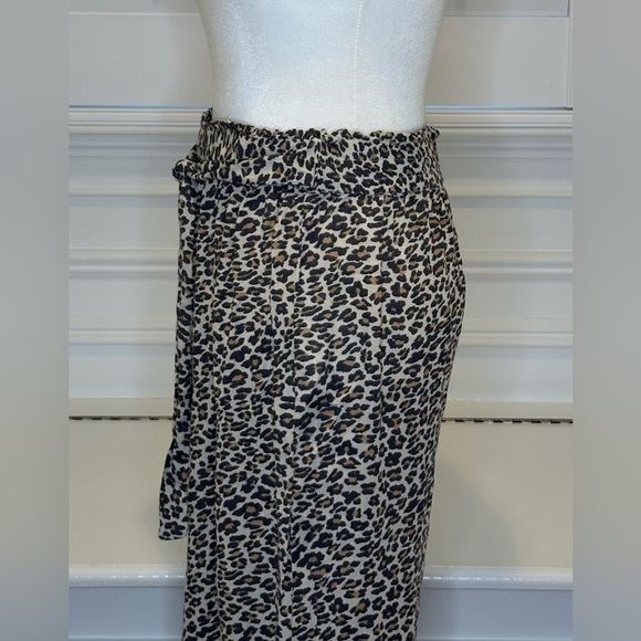 C&C California Leopard Print Wide Leg Pull on Pants with Tie Women’s Size Medium - Picture 10 of 11